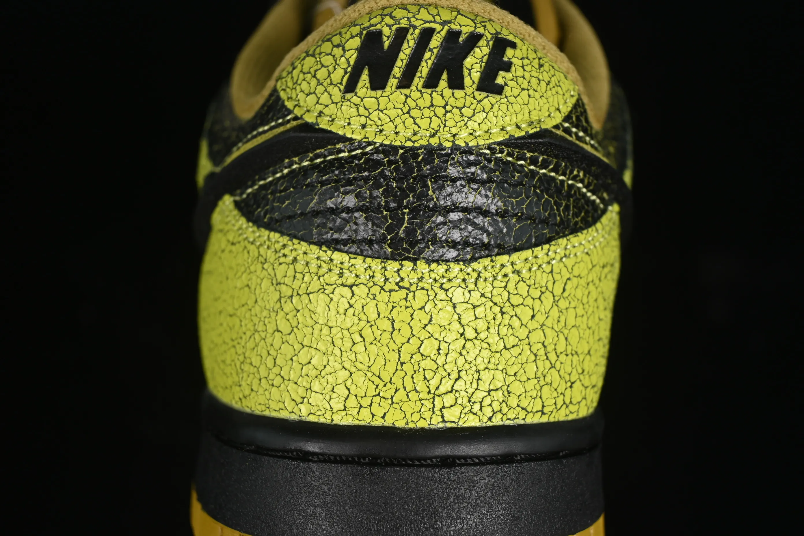 All Categories Nk SB Dunk Series Nk SB Dunk Low Low-top sneakers Nk Dunk Low "Halloween" Halloween-themed exclusive low-top casual sneakers HV6103-300